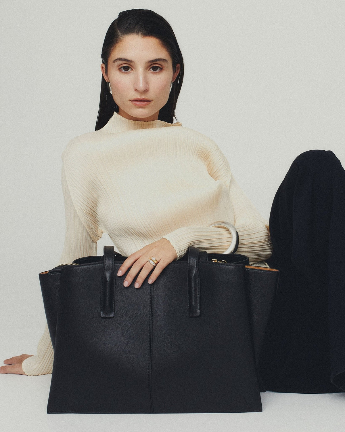The Essential Tote - Taupe